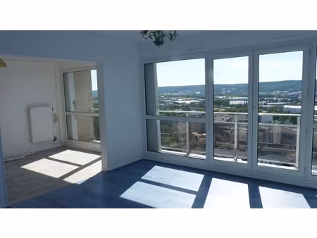 location appartement 3 pièces 66 m² à le petit-quevilly (76140)  830 €