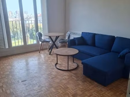 location meublée appartement 1 pièce 36 m² à villejuif (94800)  1 200 €