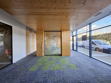 location locaux professionnels 171 m² à montpellier (34000)  4 601 €