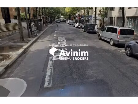 location commerce 66 m²