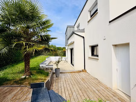 maison de 160 m2 avec très belles prestations dont aérothermie