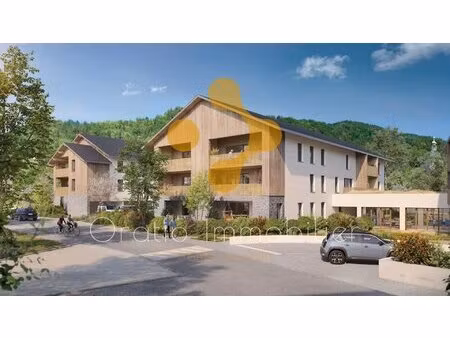 t4 au dernier étage  proche du centre du village