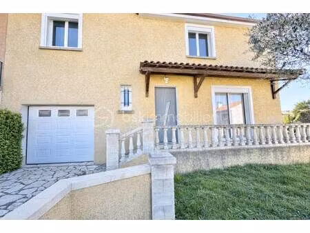 villa r+1 t4 129 m2 avec garage sur une parcelle de 503 m2 avec piscine 9 par 4 avec dôme 