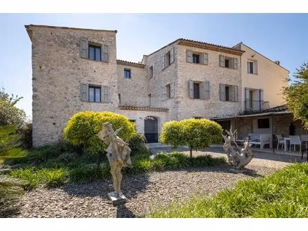 authentique maison de village en pierre  5 suites  piscine et stationnement