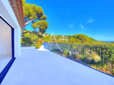 location maison 7 pièces 211m²
