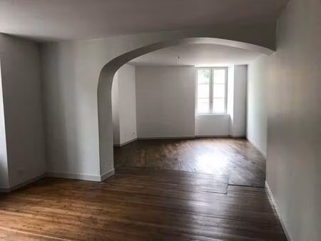 location appartement 2 pièces 66m² montmorillon 86500