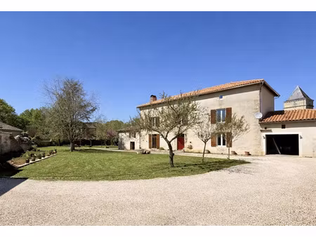 vente maison 7 pièces 233 m² sainte-soline (79120)