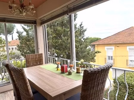 maison avec jardin et garage dans le quartier arena