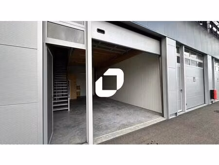location local d'activités 96 m²