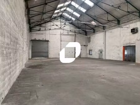 location local d'activités 954 m² à 1 908 m²