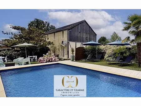 sarlat. 7 chambres d'hôtes / studios  aménagés  + grand logement privé. idéal activité....