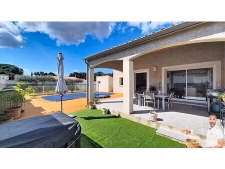 aujargues villa t6 de 130m2 sur 800m2 de terrain avec piscine en fond d'impasse.