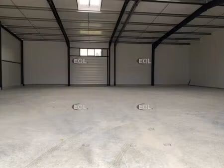 vente local d'activités 2 550 m²