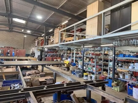 vente local d'activités 774 m²