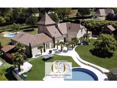 propriété contemporaine. 316m2. prestations haut de gamme. piscine spa.