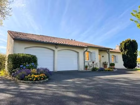 vente maison à chemille (49120) : à vendre / 234m² chemille