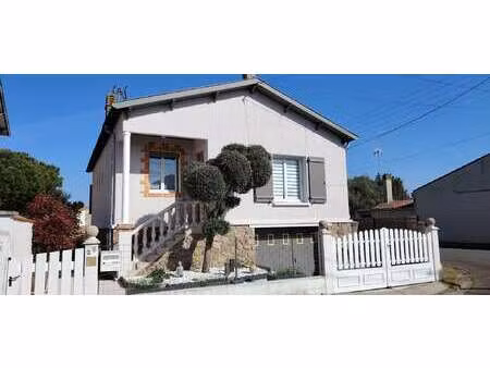 vente maison à luçon (85400) : à vendre / 74m² luçon