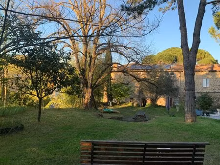claveyson (drôme) – propriété du xvie siècle avec chambres d’hôtes et jardin d’exception