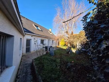 location maison à nantes (44000) : à louer / 150m² nantes
