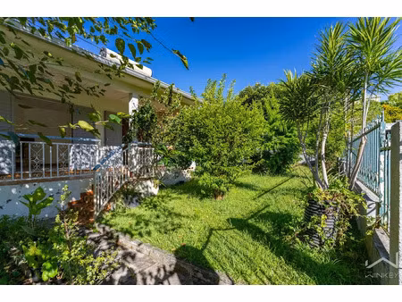 vente maison 8 pièces 230 m² à le tampon (97430)  420 000 €