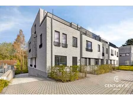 appartement d’angle moderne au rez  cadre verdoyant