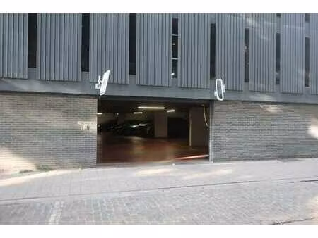 rendement brut 8 0 % – emplacements plantin et moretuslei