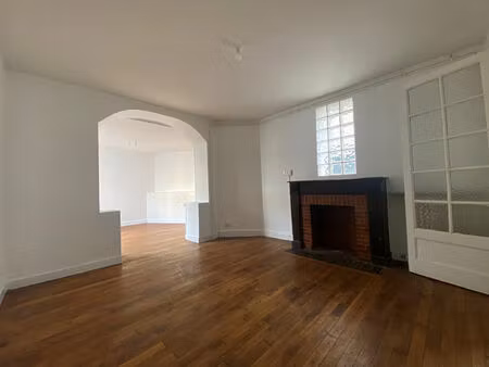 rue hoche - maison de ville avec garage