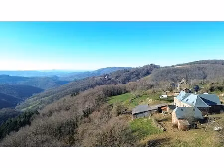 ensemble en pierre  à rénover - terrain certifié ab - villecomtal