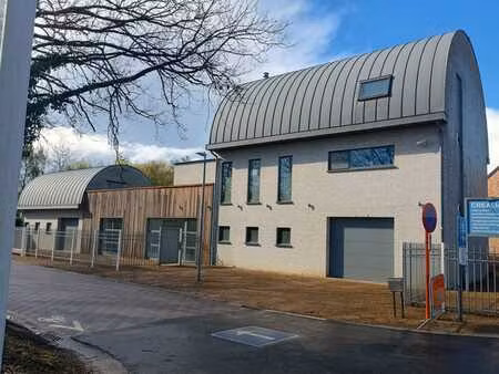 propriété unique avec 4 ch. sur 2592m² de terrain