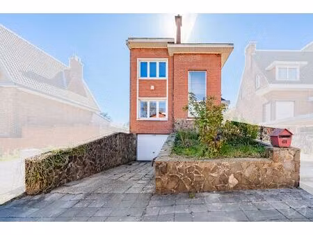 villa à vendre avec garage et terrasse   monceau-sur-sambre (vbe09348)