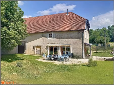 vente maison 7 pièces 250 m² levier (25270)
