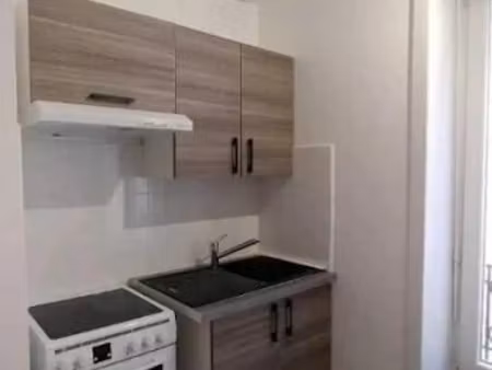 location meublée appartement 1 pièce 17 m² à chateaurenard (13160)  370 €