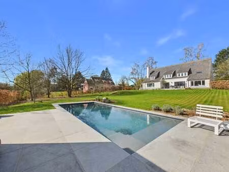 bois-paris : splendide villa dans quartier exclusif