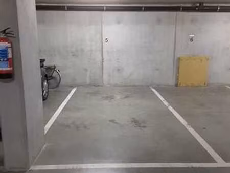nog maar één ondergrondse staanplaats in het centrum van ...