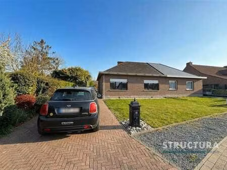 maison avec garage et grand grenier