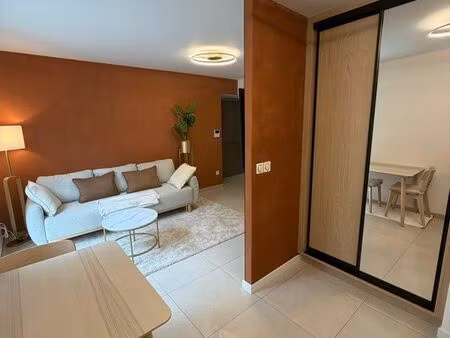 t1 entièrement meublé / 5 mn de monaco