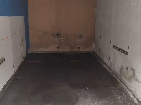 box fermé extérieur à louer