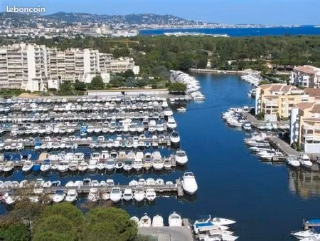 loue place port cannes marina 7.7m x 2.5m■place dans le bassin c.■disponible immédiatement
