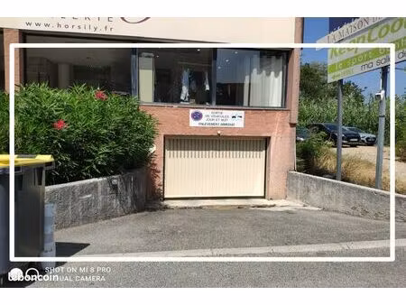parking/box 22 m² cannes