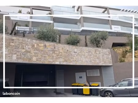 parking/box 13 m² grasse