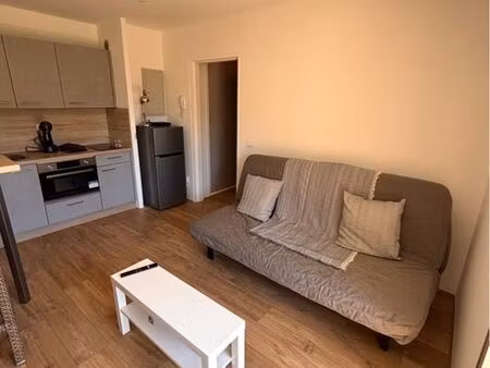 location studio 20m2 parking privé 5 min à pied de la plage + parking