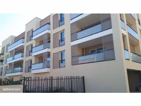 garage box fermé avec électricité individuelle