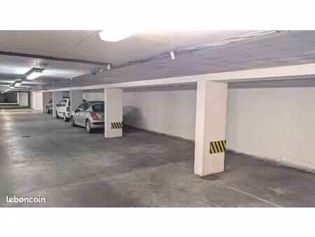 parking sécurisé - rue garibaldi