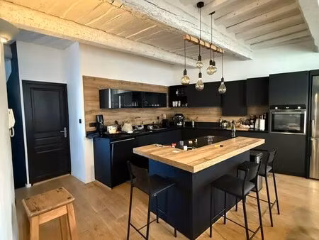 maison de village à roquevaire  beaux volumes  à proximité de tout