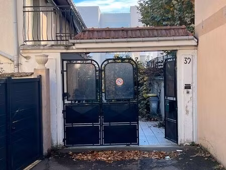 à vendre  t2 en plateau brut avec terrasse et jardin  situé à proximité du tram t6 – lyon 