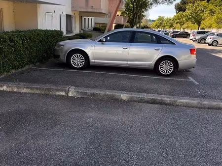 place de parking sécurisée