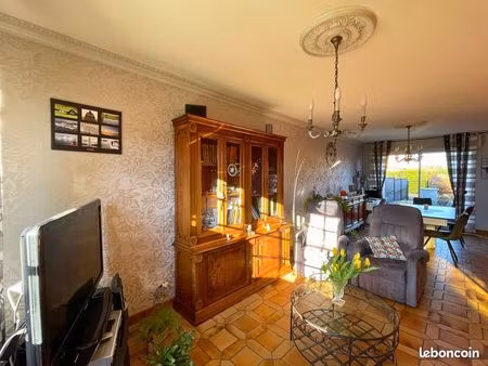 maison semi-individuelle  90 m2  3 chambres  jardin  garage et stationnement privatif