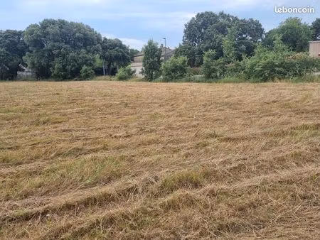 terrain viabilisé 300m² montségur rare