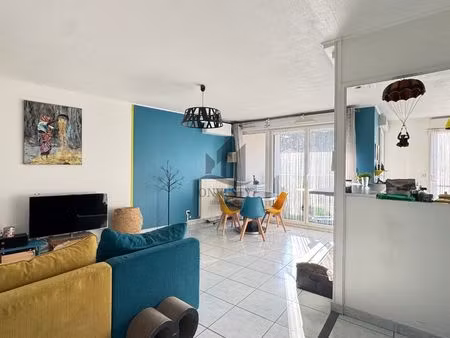 rare hyper centre oullins – t3 - balcon + box fermé – calme