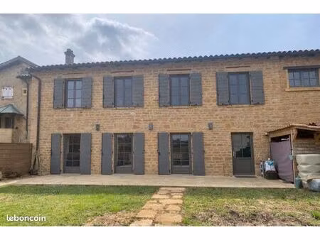 maison rénovée avec jardin et stationnements – ville-sur-jarnioux